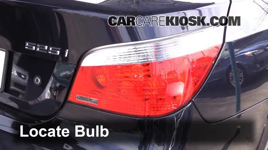 2007 BMW 525i 3.0L 6 Cyl. Éclairage Feux de marche arrière (remplacer une ampoule)